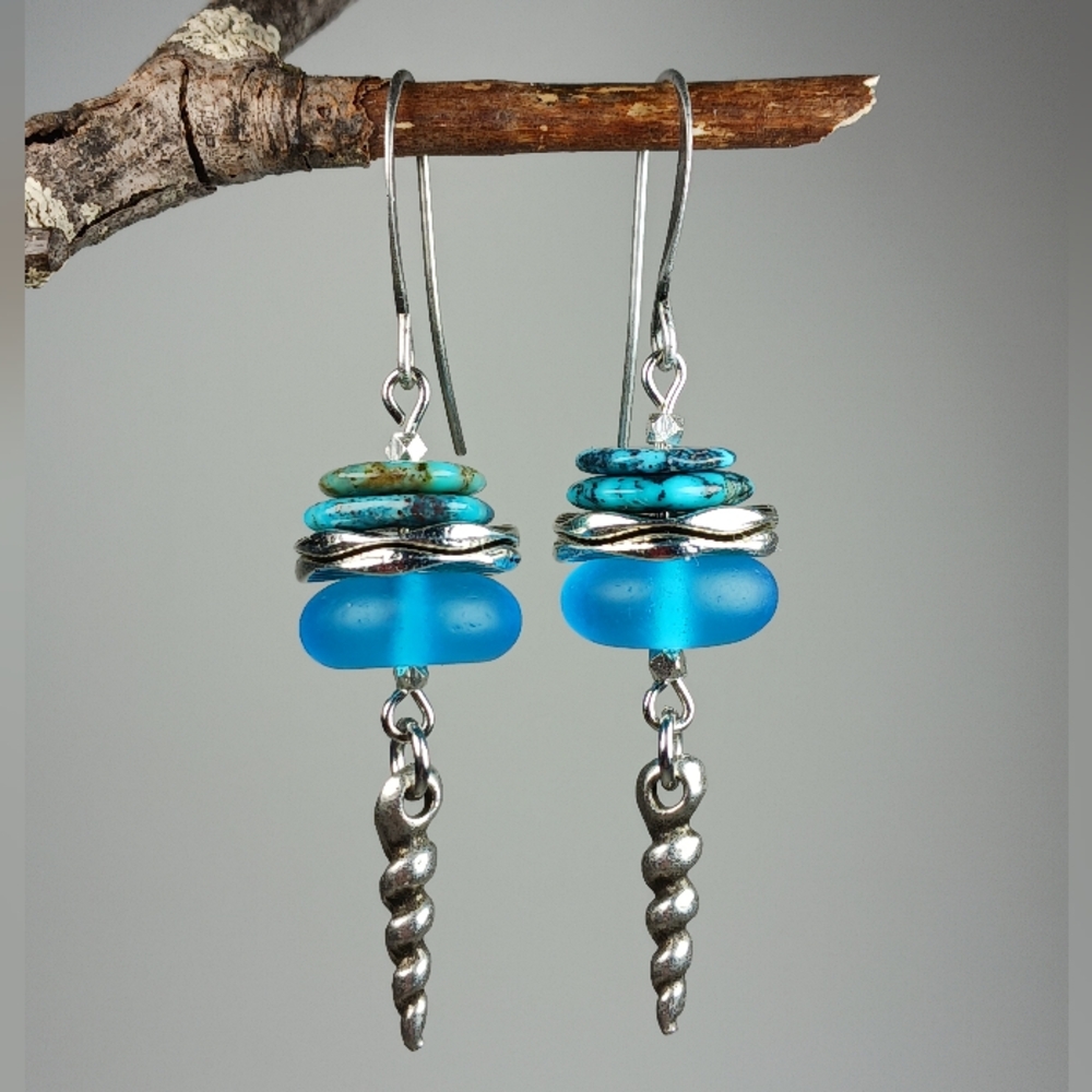 HAND CRAFTED EARRINGS Blue Beach Glass Turquoise Silver Spiral - Picture 3 of 6